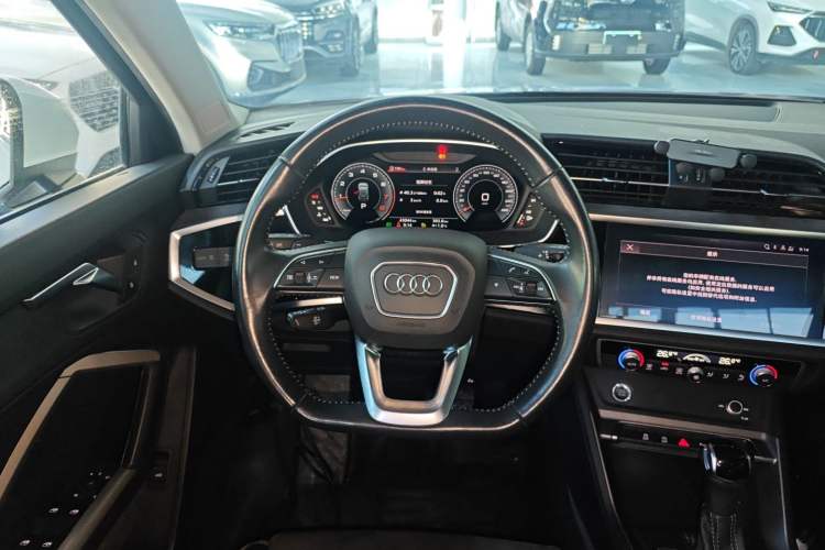 Used Audi Q3 2022 35 TFSI Fashion Dynamic Model Steering Wheel