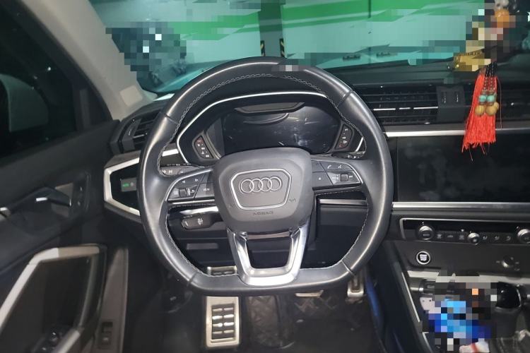 Used Audi Q3 2022 40 TFSI Fashion Dynamic Model Steering Wheel