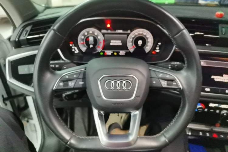 Used Audi Q3 2022 35 TFSI Fashion Dynamic Model Steering Wheel