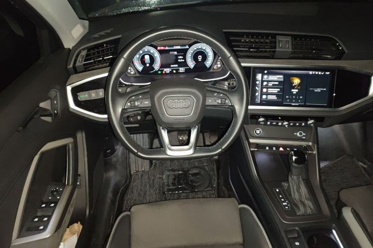Used Audi Q3 2022 35 TFSI Fashion Dynamic Model Steering Wheel