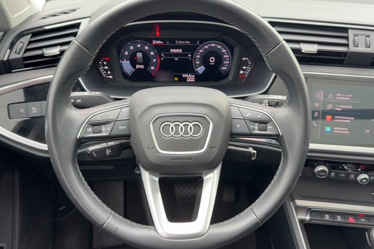 Used Audi Q3 2022 35 TFSI Progressive Dynamic Edition Steering Wheel