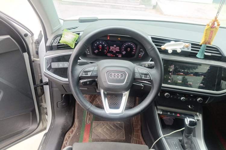 Used Audi Q3 2022 35 TFSI Progressive Dynamic Edition Steering Wheel
