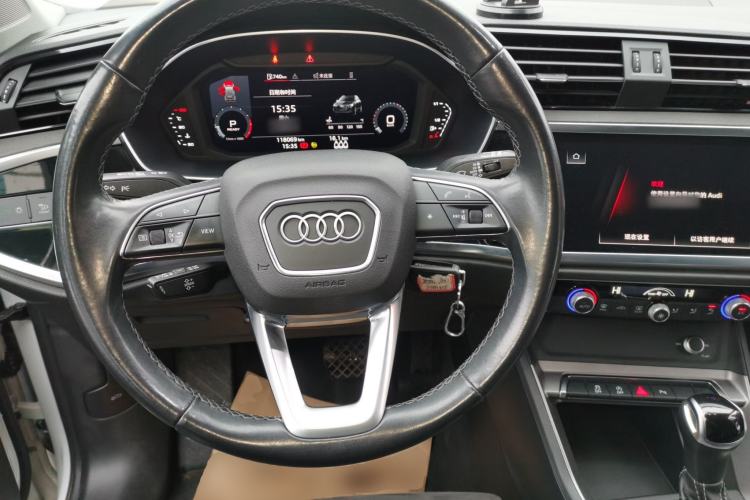 Used Audi Q3 2022 35 TFSI Progressive Dynamic Edition Steering Wheel