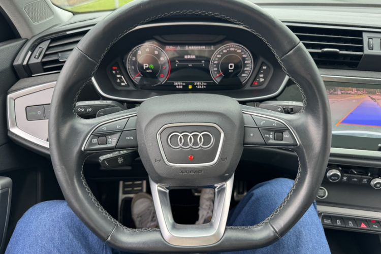 Used Audi Q3 2022 40 TFSI Fashion Dynamic Model Steering Wheel