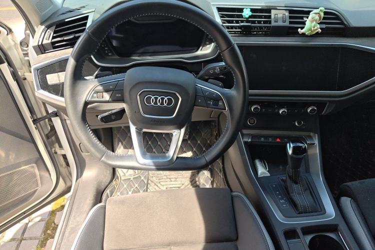 Used Audi Q3 2022 35 TFSI Fashion Dynamic Model Steering Wheel