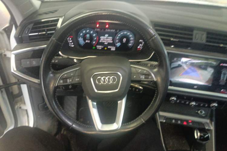 Used Audi Q3 2022 35 TFSI Progressive Dynamic Edition Steering Wheel