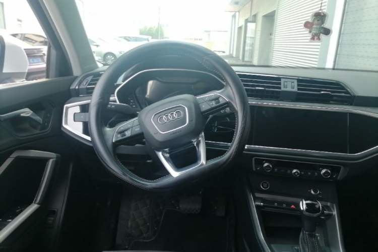Used Audi Q3 2022 35 TFSI Fashion Dynamic Model Steering Wheel