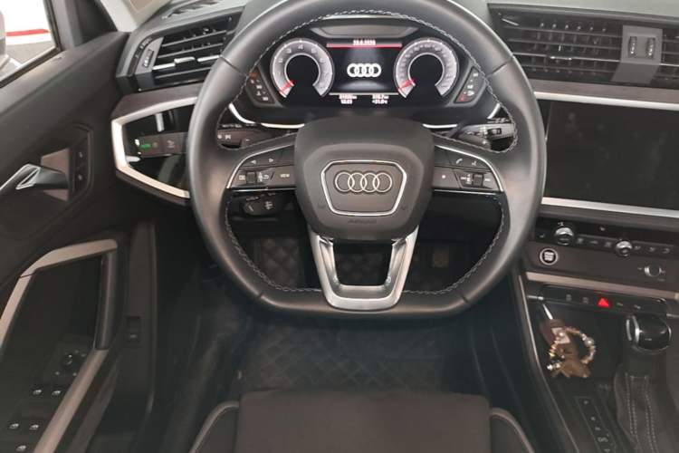Used Audi Q3 2022 35 TFSI Fashion Dynamic Model Steering Wheel