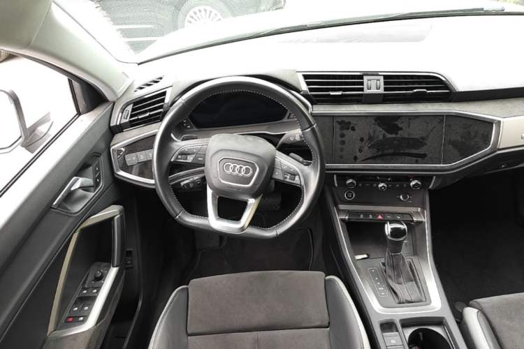 Used Audi Q3 2022 35 TFSI Fashion Dynamic Model Steering Wheel