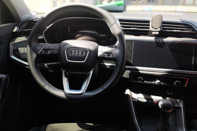 Used Audi Q3 2022 35 TFSI Progressive Dynamic Edition Steering Wheel