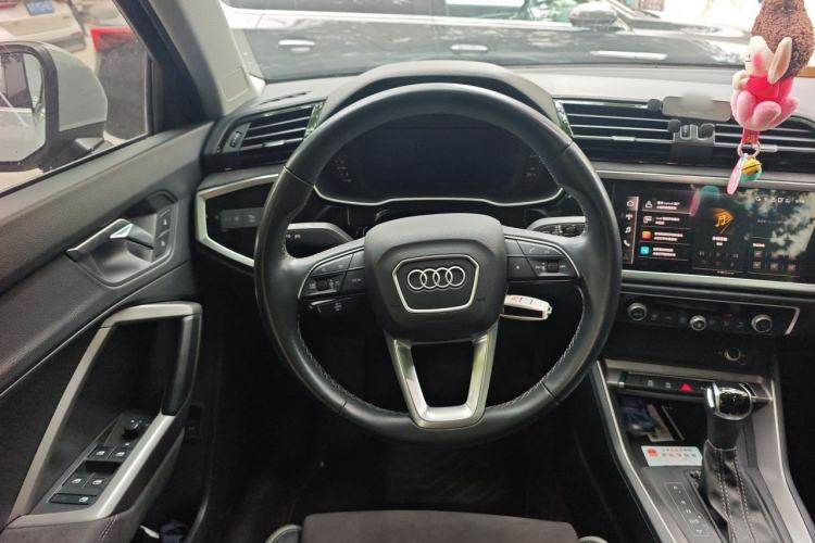 Used Audi Q3 2022 35 TFSI Progressive Dynamic Edition Steering Wheel