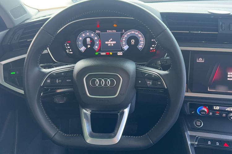 Used Audi Q3 2022 35 TFSI Fashion Dynamic Model Steering Wheel