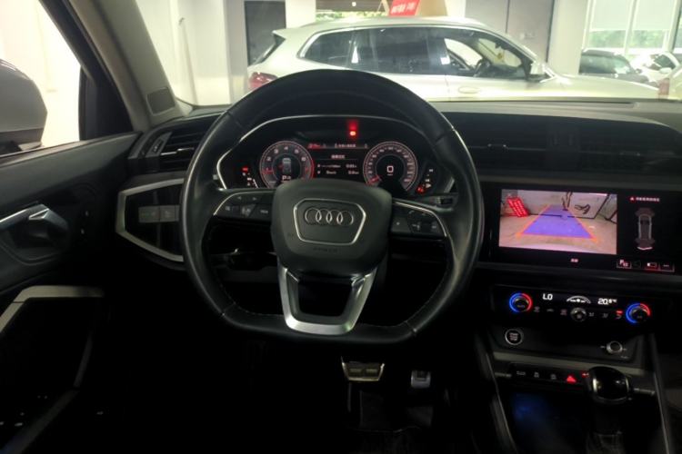 Used Audi Q3 2022 40 TFSI Fashion Dynamic Model Steering Wheel
