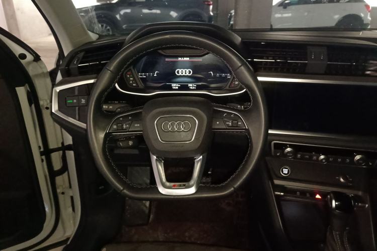 Used Audi Q3 2022 35 TFSI Fashion Dynamic Model Steering Wheel