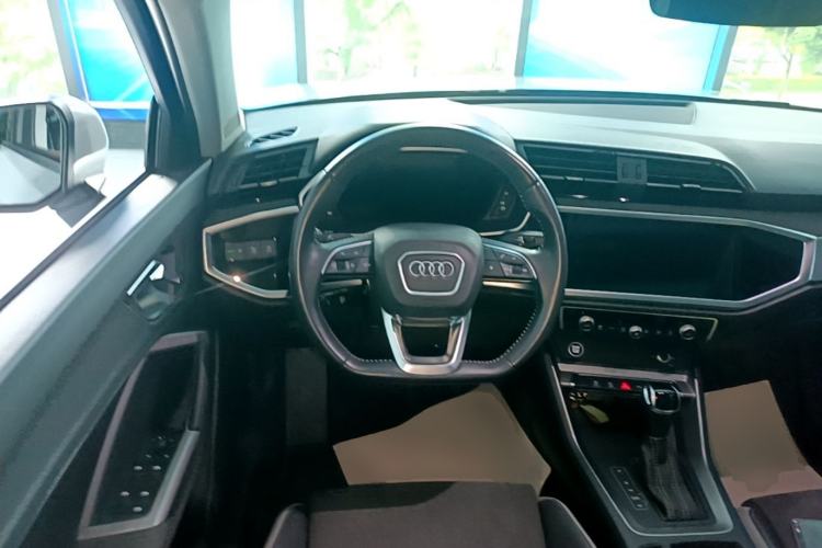 Used Audi Q3 2022 35 TFSI Fashion Dynamic Model Steering Wheel