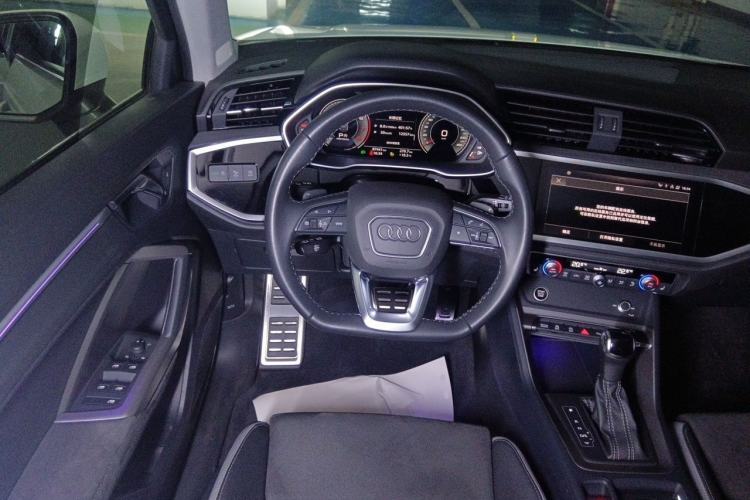Used Audi Q3 2022 40 TFSI Fashion Dynamic Model Steering Wheel