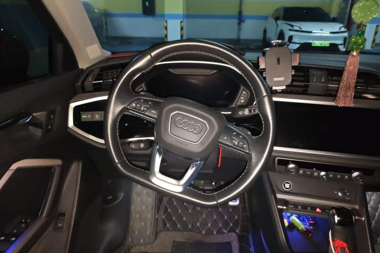 Used Audi Q3 2022 40 TFSI Fashion Dynamic Model Steering Wheel
