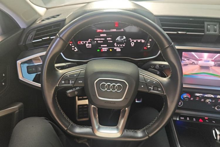 Used Audi Q3 2022 40 TFSI Fashion Dynamic Model Steering Wheel