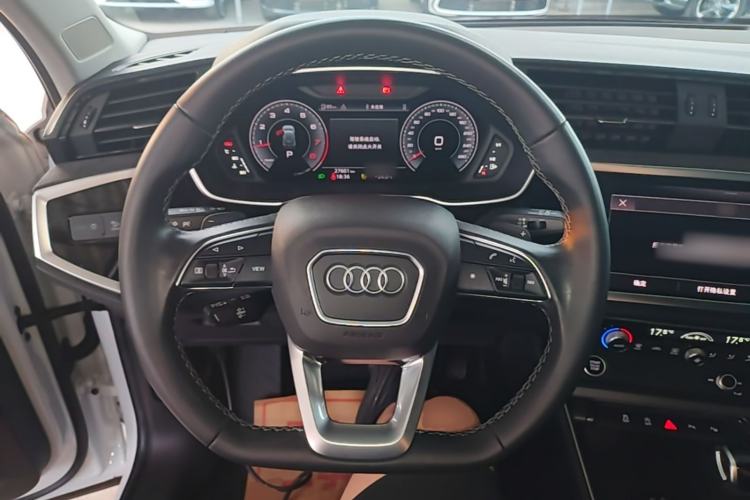 Used Audi Q3 2022 35 TFSI Fashion Dynamic Model Steering Wheel