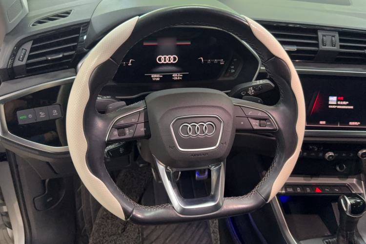 Used Audi Q3 2022 40 TFSI Fashion Dynamic Model Steering Wheel