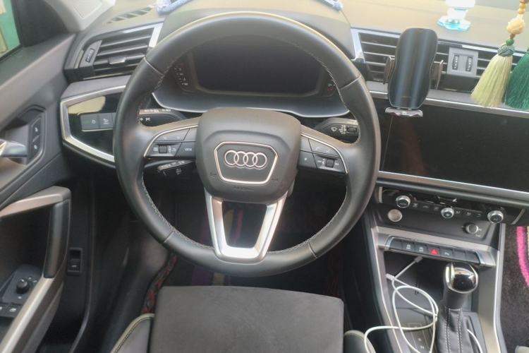 Used Audi Q3 2022 35 TFSI Progressive Dynamic Edition Steering Wheel