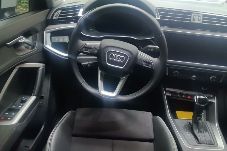 Used Audi Q3 2022 35 TFSI Progressive Dynamic Edition Steering Wheel