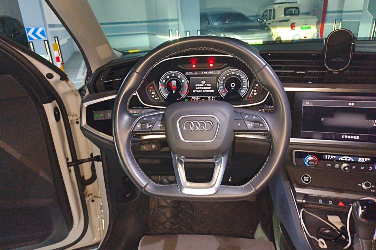 Used Audi Q3 2022 35 TFSI Fashion Dynamic Model Steering Wheel