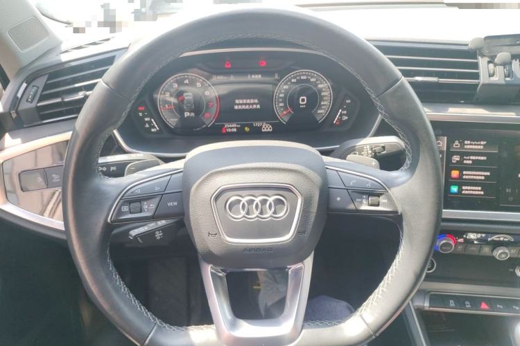Used Audi Q3 2022 35 TFSI Fashionable and Elegant Model Steering Wheel