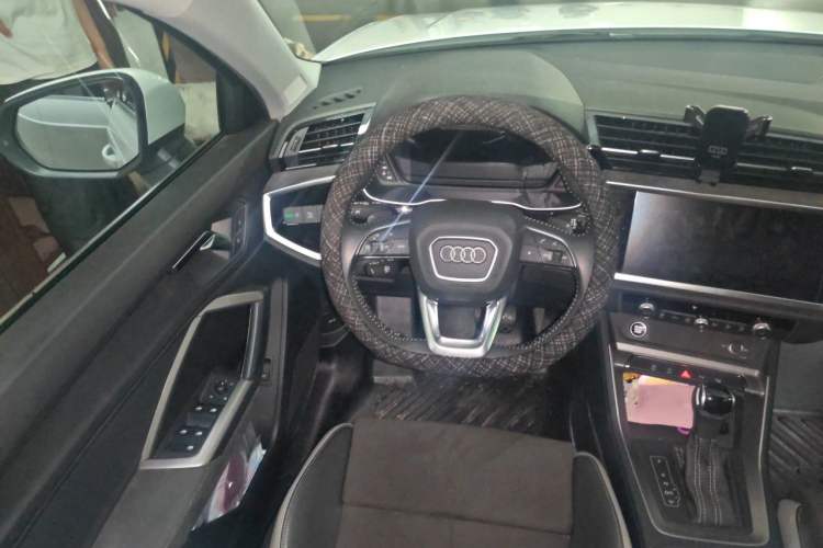 Used Audi Q3 2022 35 TFSI Fashion Dynamic Model Steering Wheel