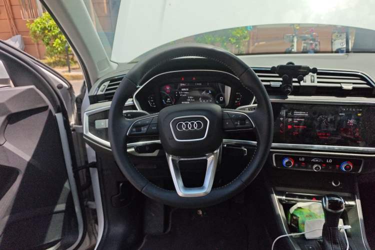 Used Audi Q3 2022 35 TFSI Progressive Dynamic Edition Steering Wheel