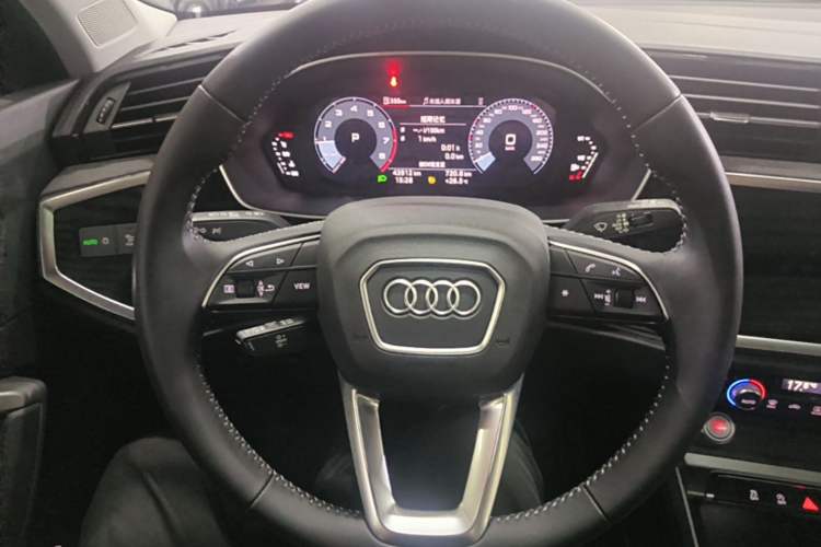 Used Audi Q3 2022 35 TFSI Progressive Dynamic Edition Steering Wheel