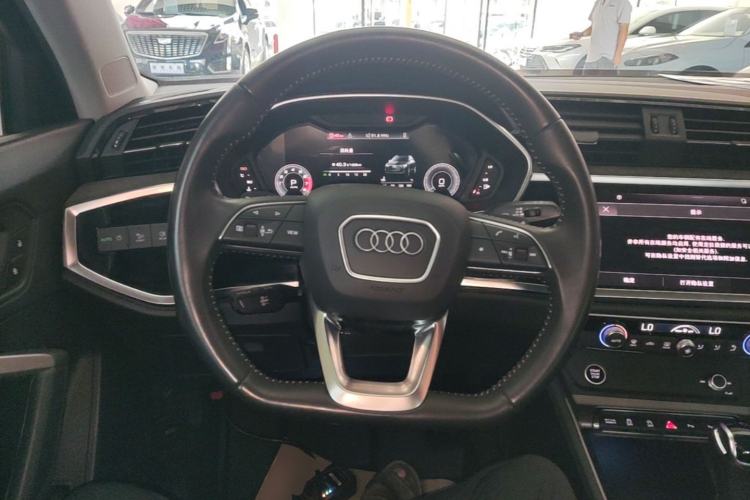 Used Audi Q3 2022 40 TFSI Fashion Dynamic Model Steering Wheel