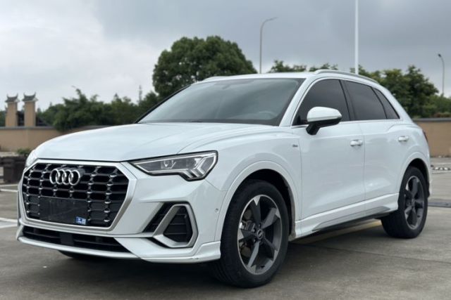 Used Audi Q3 2022 35 TFSI Fashion Dynamic Model
