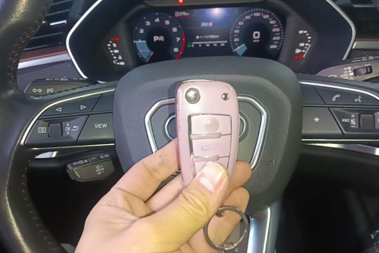 Used Audi Q3 2022 35 TFSI Fashionable and Elegant Model Vehicle Key