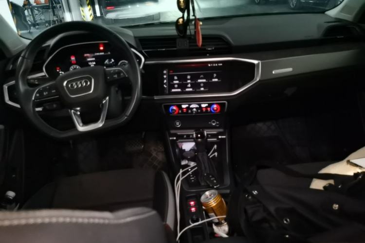 Used Audi Q3 2023 35 TFSI Fashion Dynamic Model (1.4T) Center Console