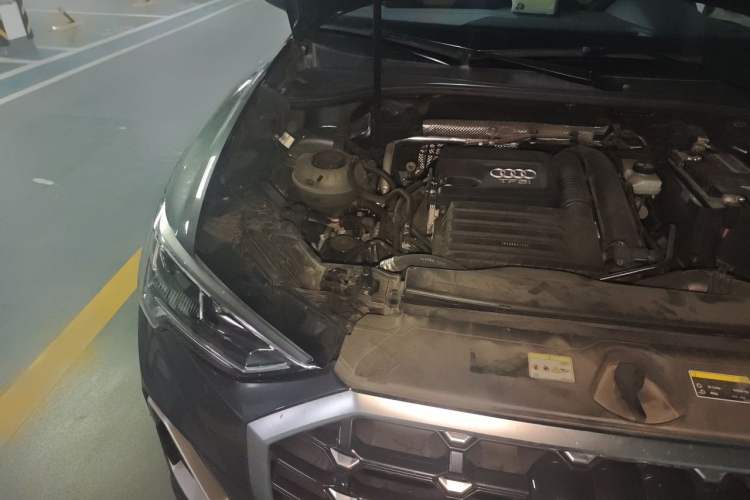 Used Audi Q3 2023 35 TFSI Fashion Dynamic Model (1.4T) Engine Bay Right