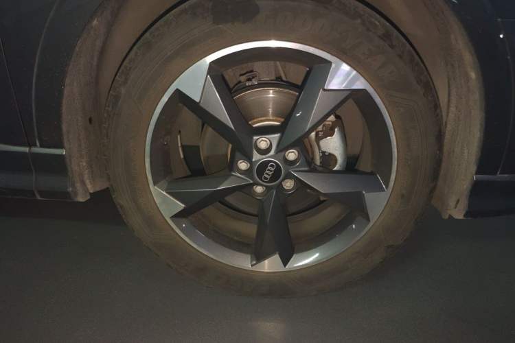 Used Audi Q3 2023 35 TFSI Fashion Dynamic Model (1.4T) Right Front Wheel Hub