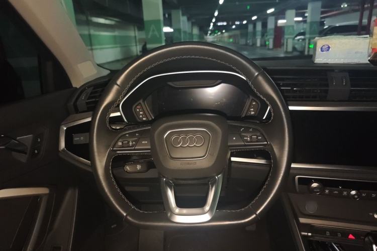 Used Audi Q3 2023 35 TFSI Fashion Dynamic Model (1.4T) Steering Wheel