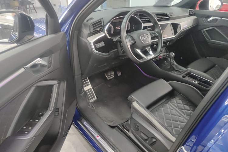 Used Audi Q3 2023 Updated 45 TFSI quattro Stylish and Dynamic Edition Driver Seat