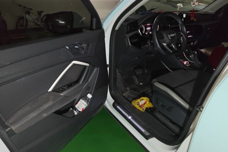 Used Audi Q3 2023 35 TFSI Fashion Dynamic Model (1.4T) Driver Seat