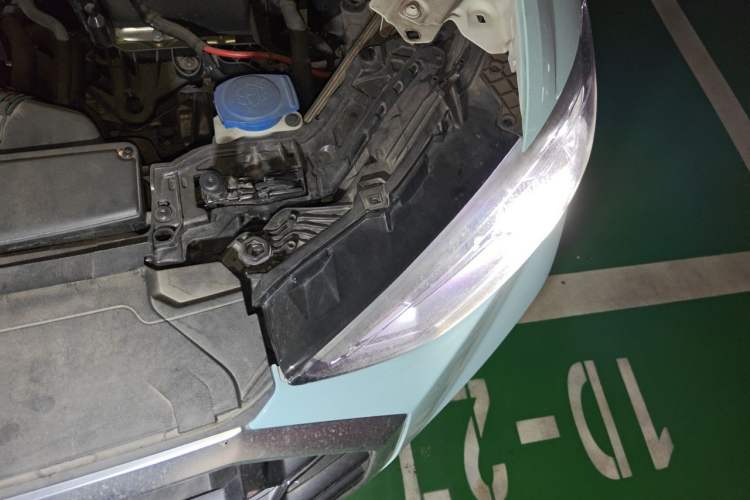 Used Audi Q3 2023 35 TFSI Fashion Dynamic Model (1.4T) Engine Bay Left
