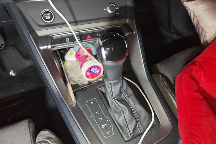Used Audi Q3 2023 35 TFSI Fashion Dynamic Model (1.4T) Gear Lever