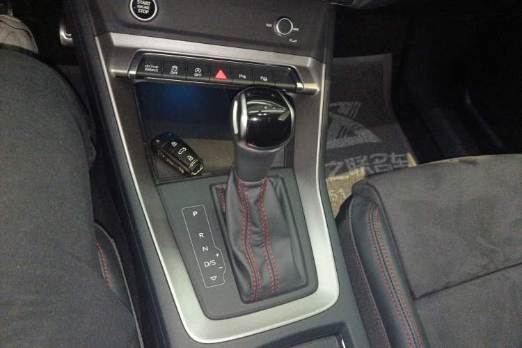 Used Audi Q3 2023 40 TFSI RS Edition Performance Model Gear Lever
