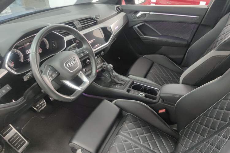 Used Audi Q3 2023 Updated 45 TFSI quattro Stylish and Dynamic Edition Interior 1