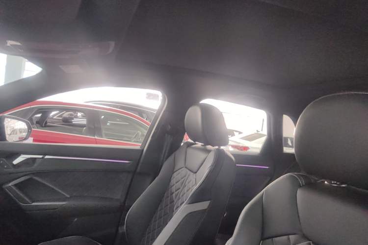 Used Audi Q3 2023 Updated 45 TFSI quattro Stylish and Dynamic Edition Interior 2