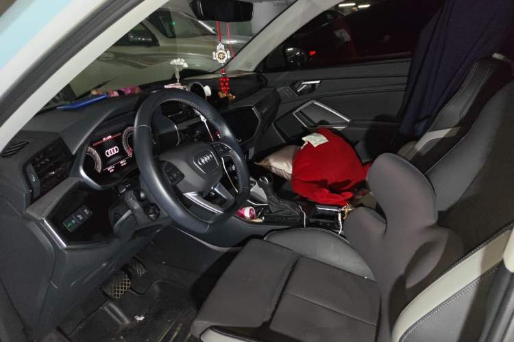 Used Audi Q3 2023 35 TFSI Fashion Dynamic Model (1.4T) Left Front Seat