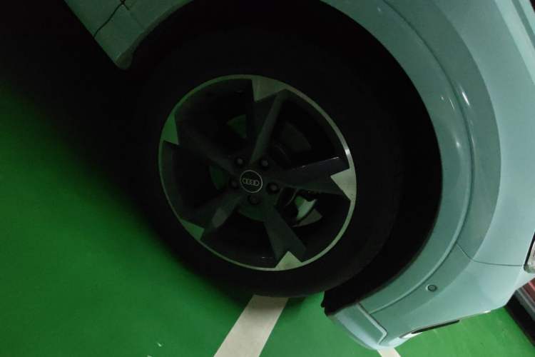 Used Audi Q3 2023 35 TFSI Fashion Dynamic Model (1.4T) Right Front Wheel Hub