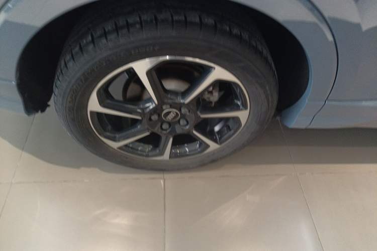 Used Audi Q3 2023 40 TFSI RS Edition Performance Model Right Rear Wheel Hub