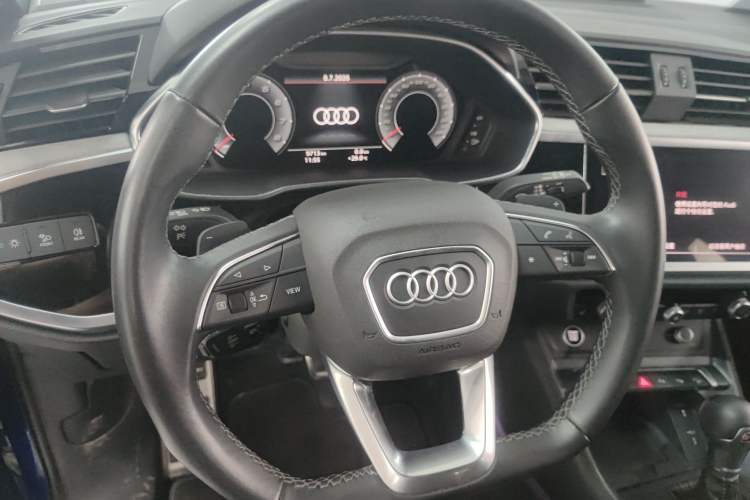 Used Audi Q3 2023 Updated 45 TFSI quattro Stylish and Dynamic Edition Steering Wheel