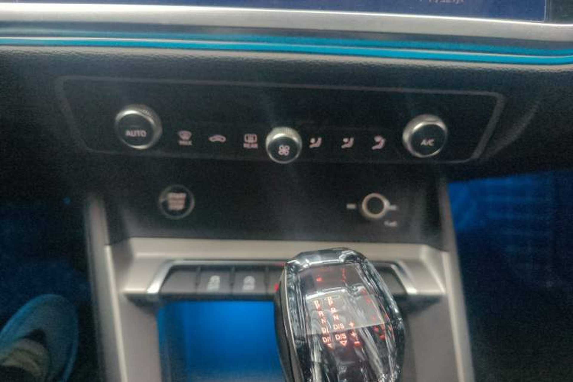 Used Audi Q3 2023 35 TFSI Fashion Dynamic Model (1.4T) Audio And AC Panel